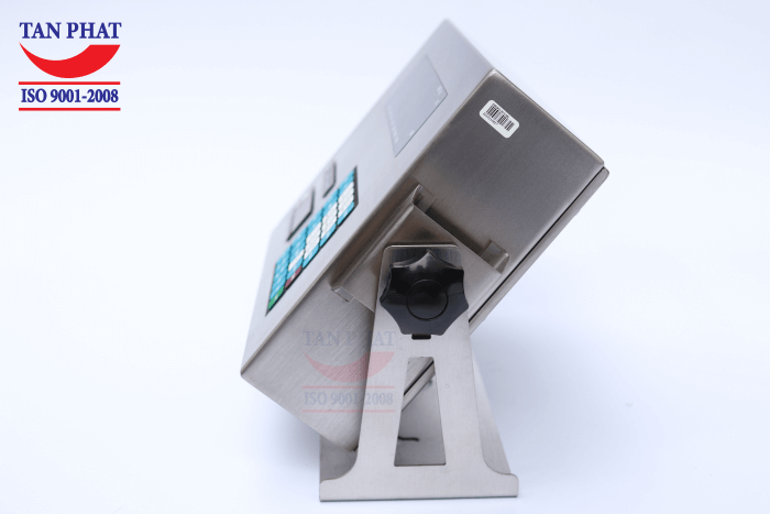 Đầu cân có tích hợp sẵn đồng hồ thời gian thực, cho phép hiển thị thời gian cân một cách chính xác. Kể cả khi đầu cân tắt, đồng hồ vẫn cập nhật ngày giờ chính xác.