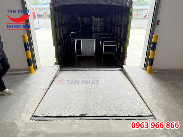 Dock Leveler 12 tấn Nam Định