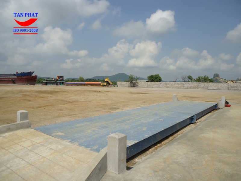 Trạm cân 120 tấn dạng cầu nổi có giá 180.000.000 vnđ được Tân Phát lắp đặt tại huyện Ứng Hòa, Hà Nội vào tháng 4/2021.