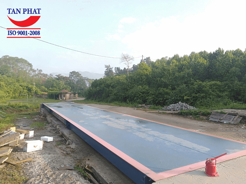 Tháng 10/2021,Tân Phát bàn giao trạm cân ô tô 120 tấn, kích thước 18x3m tại huyện Tam Dương, Vĩnh Phúc có giá 222.000.000vnđ.