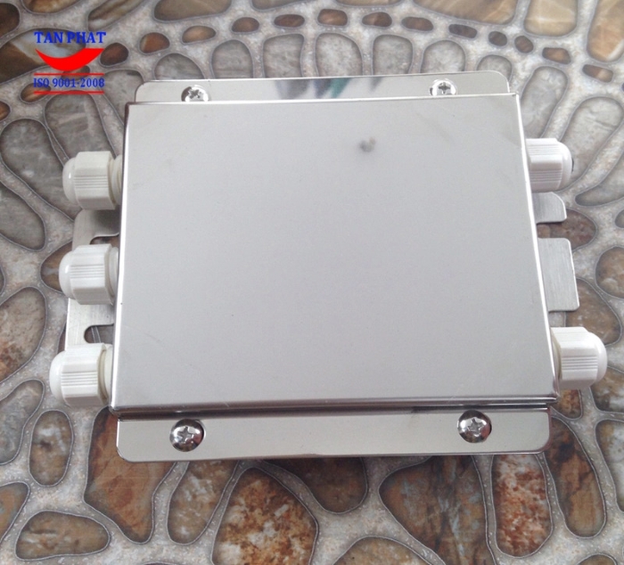 Hộp nối tín hiệu loadcell 4 cổng có chất liệu vỏ từ inox cao cấp, đảm bảo có thể hoạt động ổn định trong môi trường khắc nghiệt.