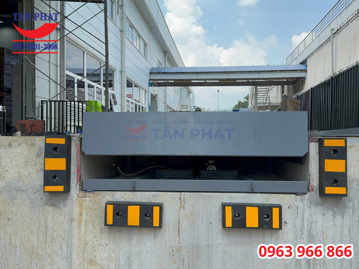 Sàn nâng thủy lực 6 tấn lắp đặt hoàn thiện tại Hòa Bình