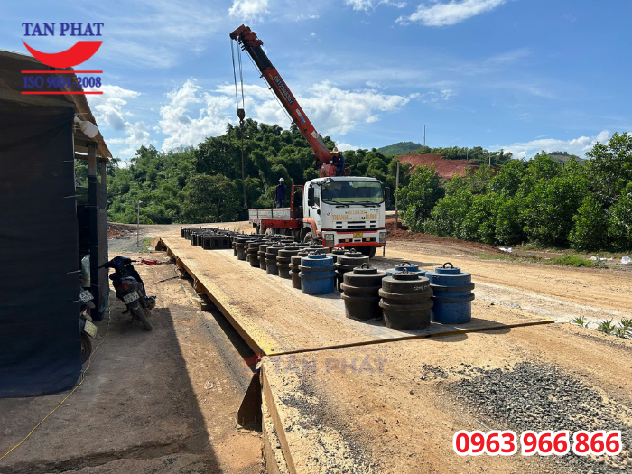 Cân sử dụng đủ số lượng quả chuẩn để hiệu chuẩn cân chính xác