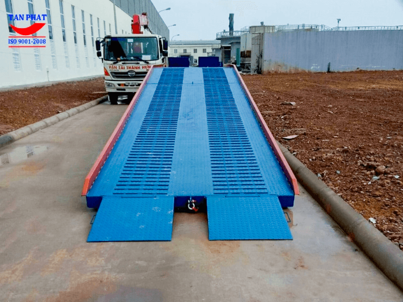 Cầu dẫn lên container được Tân Phát bàn giao tại Hải Hà, Quảng Ninh