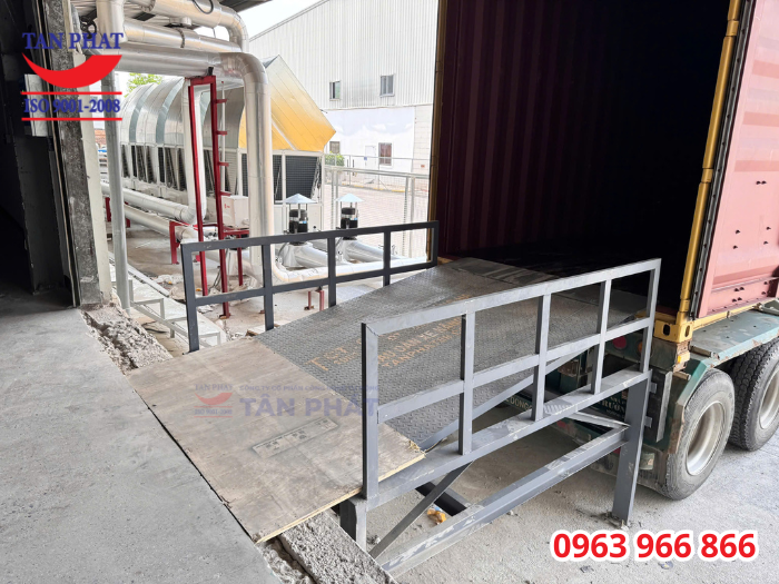 Hình ảnh thực tế Dock Leveler 3T lắp đặt tại Hưng Yên