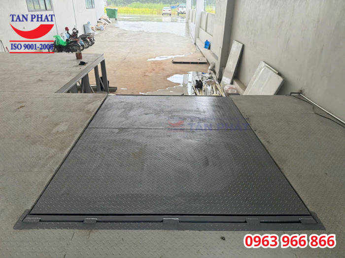 Dock Leveler 8 tấn lắp đặt hoàn thiện tại Ninh Bình