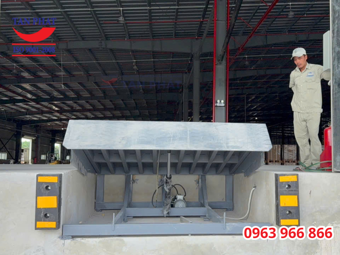 Sàn nâng được lắp đặt hoàn thiện và đưa vào vận hành trong thực tế