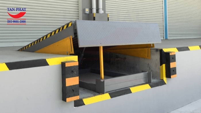 Sàn nâng thủy lực (Dock Leveler) - Giải pháp tối ưu trong bốc xếp hàng hóa
