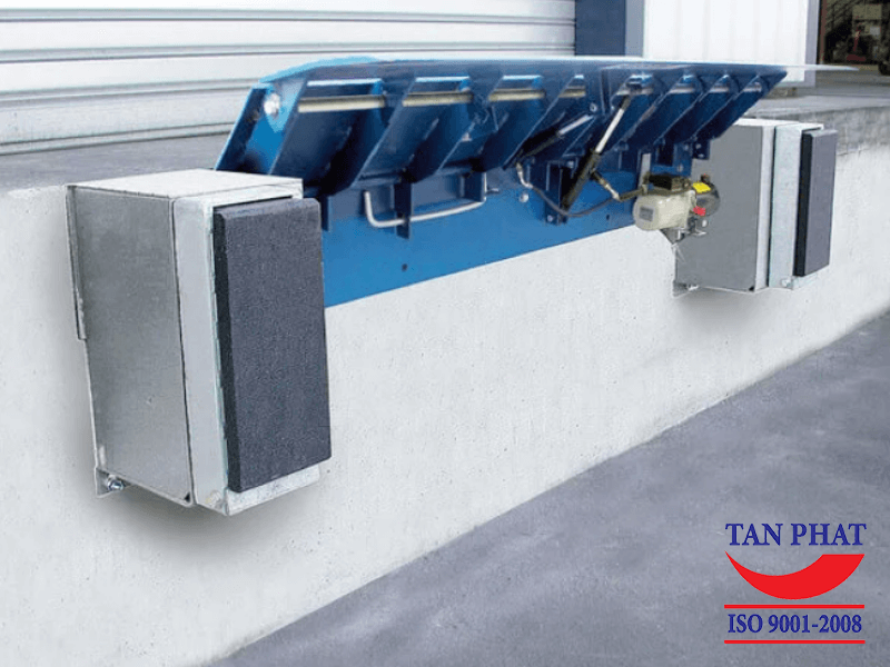 Sàn nâng thủy lực loại nhỏ sở hữu kích thước nhỏ gọn, không chiếm quá nhiều diện tích sàn kho