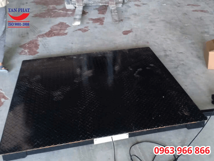 Khách hàng sẽ được hướng dẫn sử dụng cân đảm bảo an toàn, độ bền cao