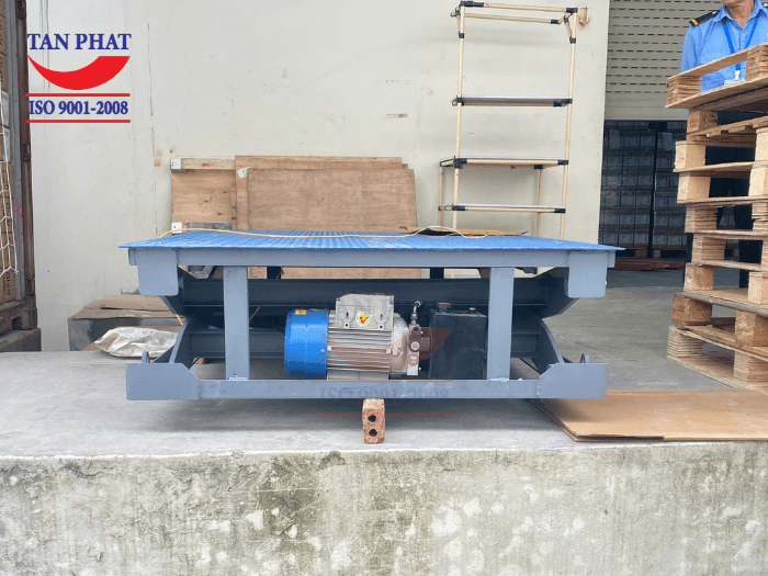 Motor thủy lực vận hành bàn nâng