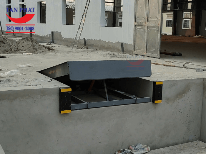 Sàn nâng hạ thủy lực 15 tấn được lắp đặt hoàn thiện và sẵn sàng đưa vào vận hành