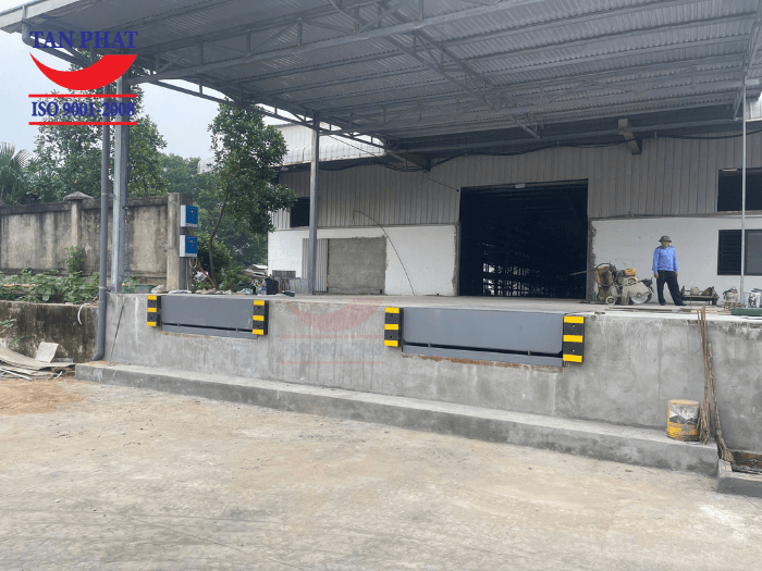 Sàn nâng thủy lực (Dock Leveler) 8 tấn lắp đặt tại TP. Việt Trì, Phú Thọ