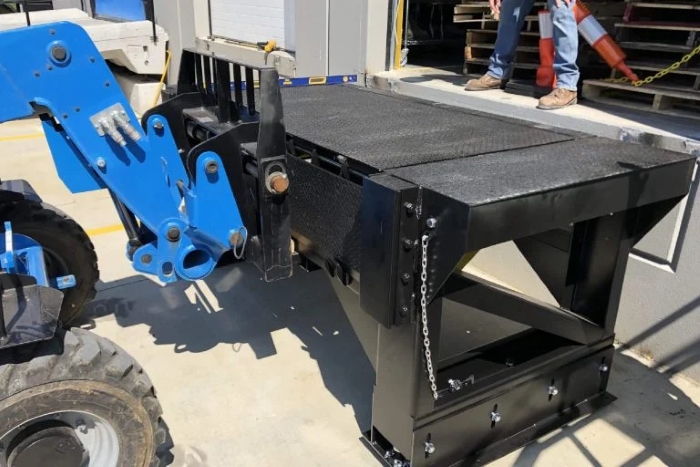 Quá trình di chuyển, lắp đặt Free Standing Dock Leveler