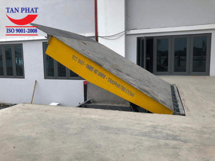 Sàn nâng thủy lực tải trọng 6 tấn do Tân Phát lắp đặt tại Ý Yên, Nam Định