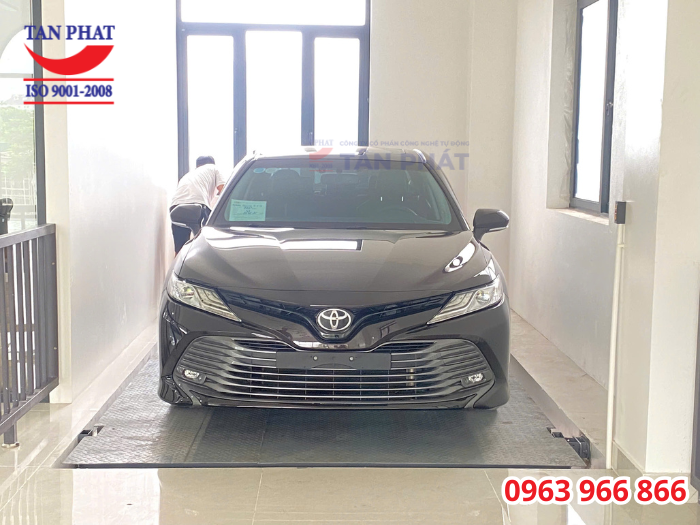 Bàn nâng ô tô âm nền do Tân Phát lắp đặt và bàn giao hoàn thiện cho khách hàng