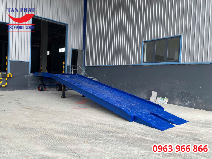 Cầu container cho thuê với giá thành tốt, giúp tiết kiệm chi phí cho khách hàng