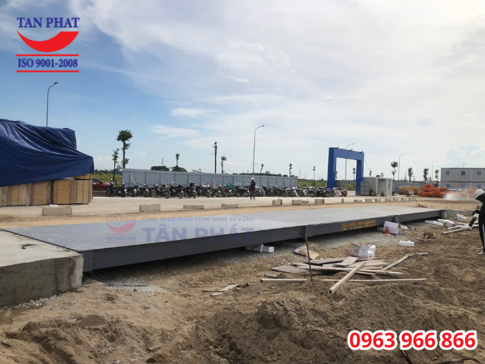 Bàn cân cơ khí sử dụng hệ thống thép U, I đúc chắc chắn, hệ thống dầm cân thiết kế đan xen để gia tăng khả năng chịu lực