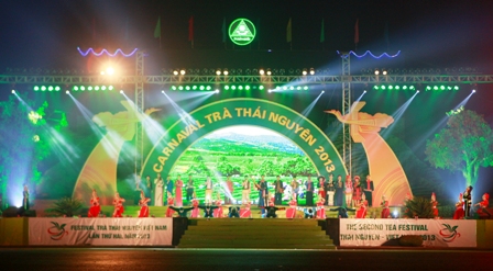 Trà Thái Nguyên: Sôi động đêm hội Canaval Trà Thái Nguyên năm 2013