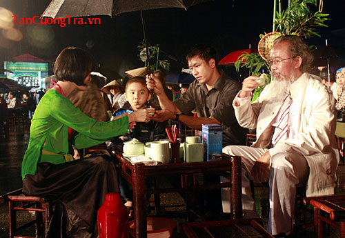 Chè Thái Nguyên: 200 bàn trà phục vụ đêm hội