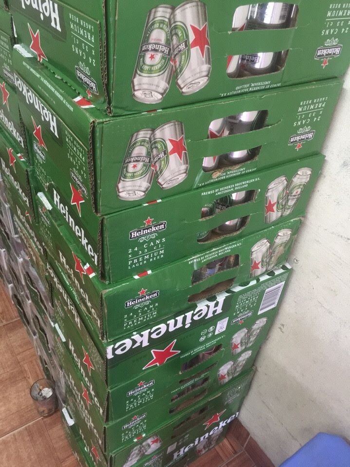 Đột nhập xưởng sản xuất bia Budweiser và Bia Heineken nhập khẩu giả ở Trung Quốc