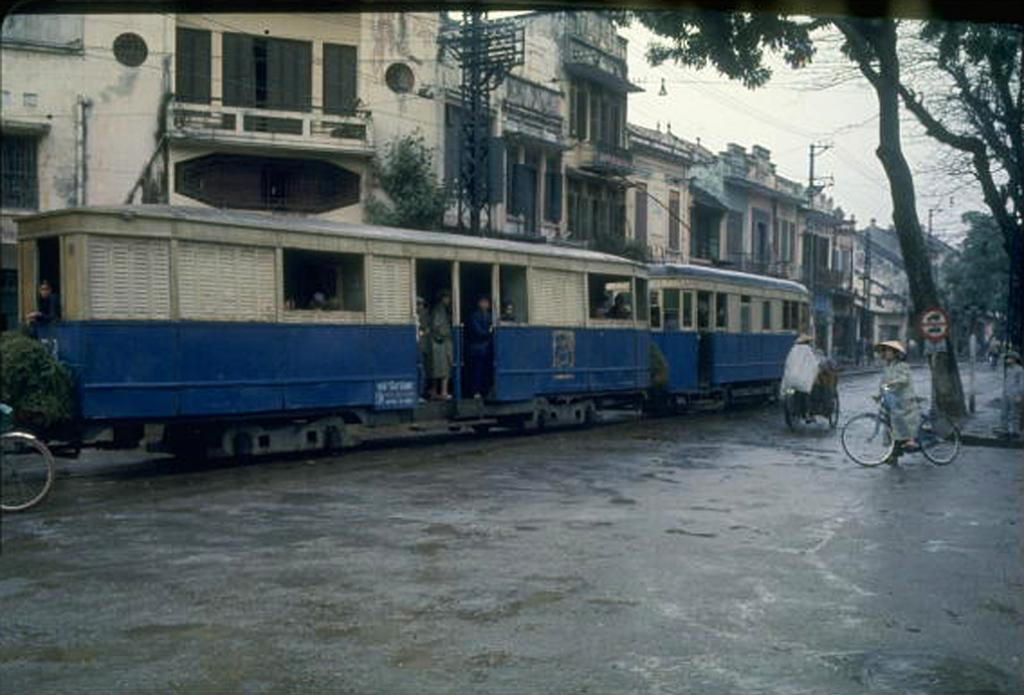 Những bức ảnh màu hiếm có về Hà Nội năm 1967