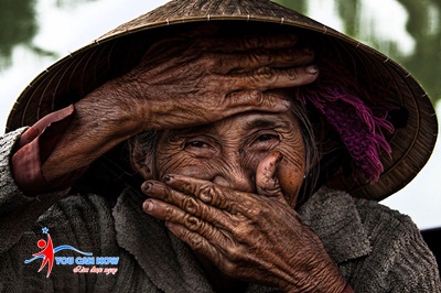 Nụ cười Việt Nam qua ống kính nhiếp ảnh gia người Pháp
