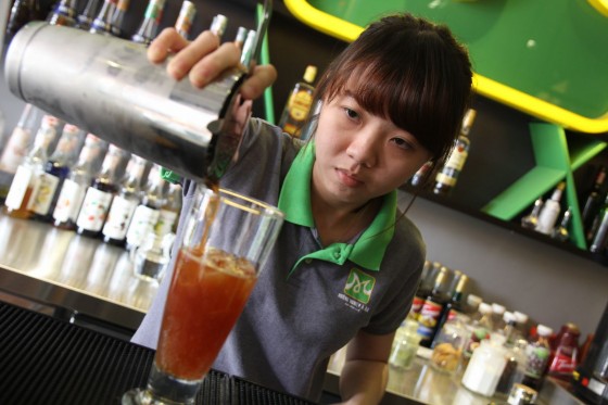 Bartender có phải nghề nhiều cám dỗ?