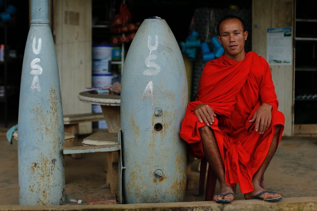 Phóng sự ảnh Sống cùng những trái bom giữa thời bình ở Lào