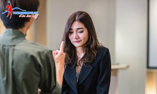 Ứng Xử Thông Minh Khi Bị Chỉ Trích Trong Công Việc