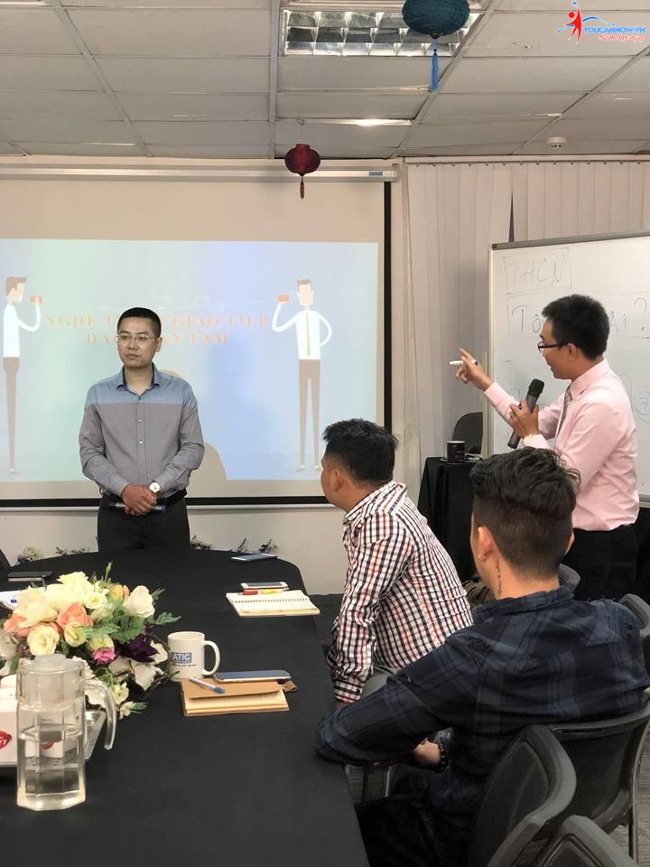 Khóa học giao tiếp thuyết trình K15: buổi bế giảng đáng nhớ