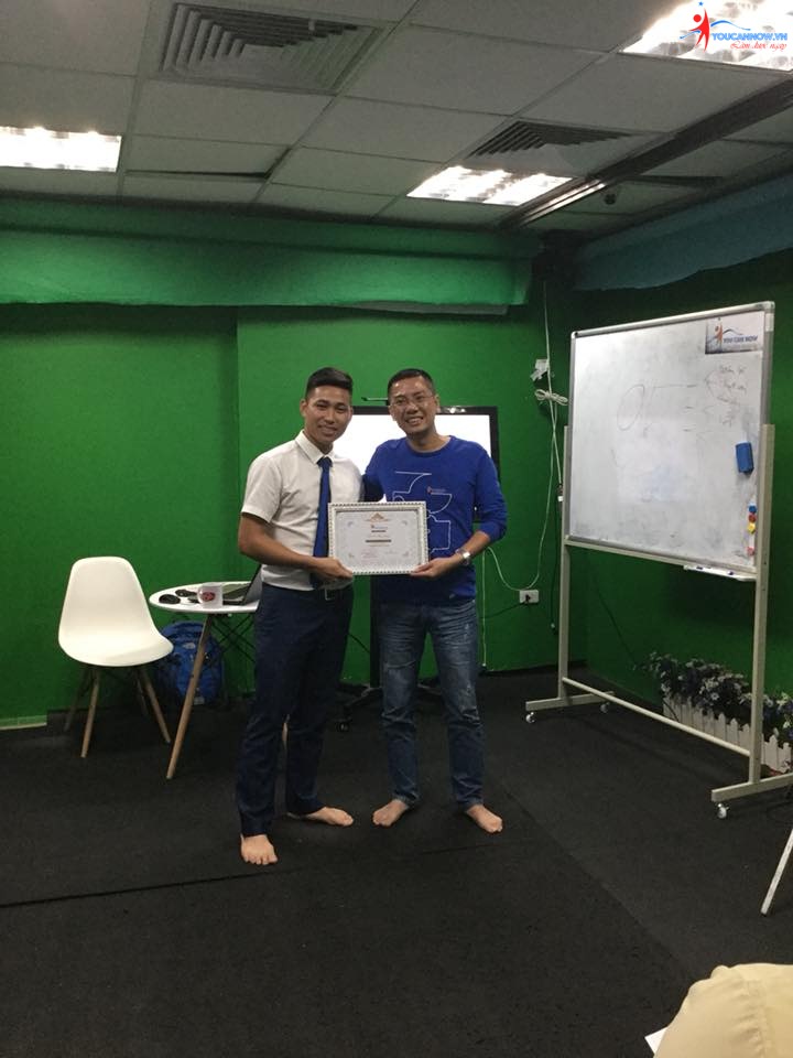 Khóa học giao tiếp thuyết trình K15: buổi bế giảng đáng nhớ