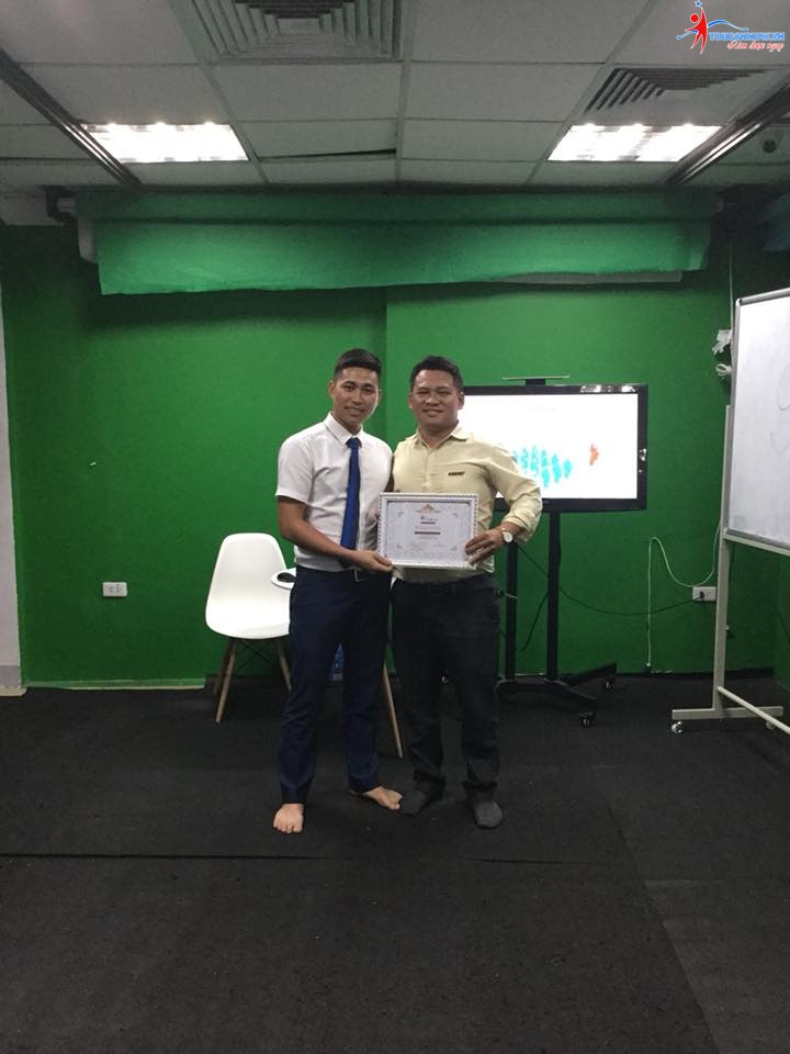 Khóa học giao tiếp thuyết trình K15: buổi bế giảng đáng nhớ