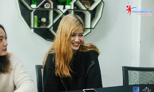 Buổi chia sẻ về kỹ năng giao tiếp, ứng xử của trung tâm You Can Now với Top 15 Miss FPTU 2018