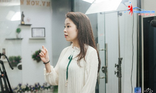 Buổi chia sẻ về kỹ năng giao tiếp, ứng xử của trung tâm You Can Now với Top 15 Miss FPTU 2018