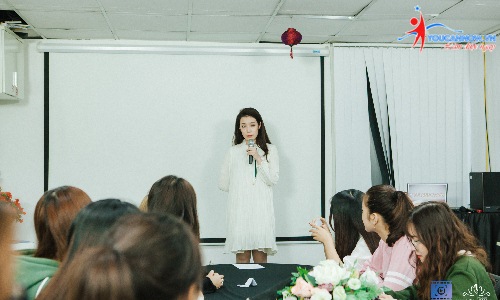 Buổi chia sẻ về kỹ năng giao tiếp, ứng xử của trung tâm You Can Now với Top 15 Miss FPTU 2018
