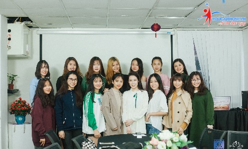 Buổi chia sẻ về kỹ năng giao tiếp, ứng xử của trung tâm You Can Now với Top 15 Miss FPTU 2018