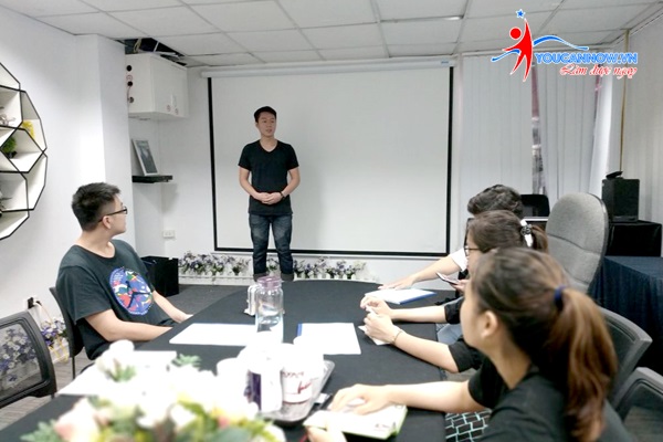 Kết thúc khóa học kỹ năng giao tiếp thuyết trình K07