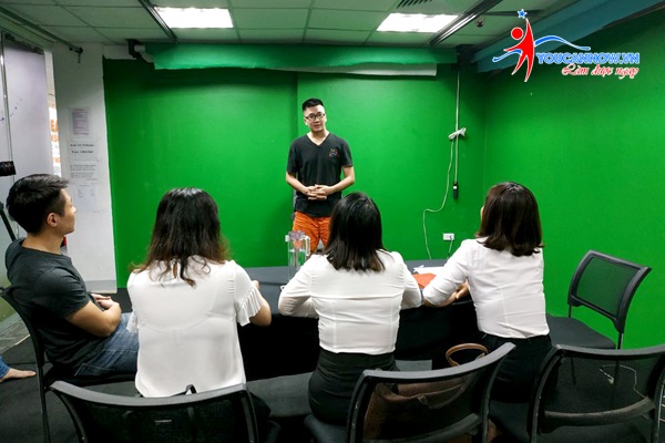 Kết thúc khóa học kỹ năng giao tiếp thuyết trình K07