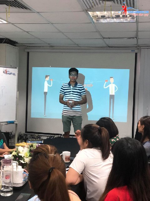 Khóa học giao tiếp thuyết trình K34: Lễ bế giảng đầy cảm xúc