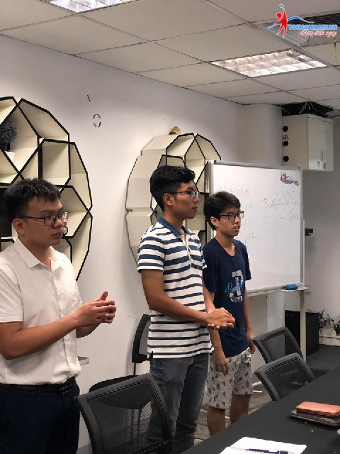 Khóa học giao tiếp thuyết trình K34: Lễ bế giảng đầy cảm xúc