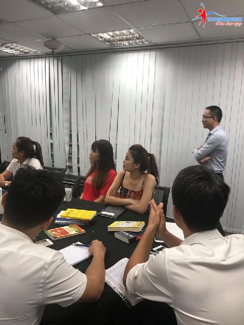 Khóa học giao tiếp thuyết trình K34: Lễ bế giảng đầy cảm xúc