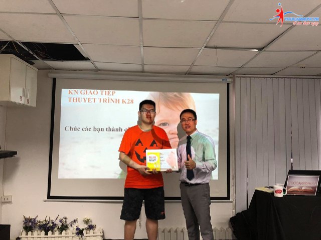 Khóa học giao tiếp thuyết trình K28: Khép lại một khóa học bổ ích