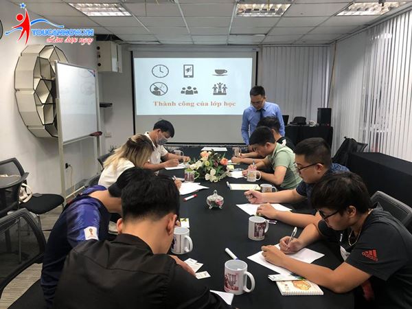 Khóa học Giao tiếp thuyết trình K42: Một hành trình mới được bắt đầu