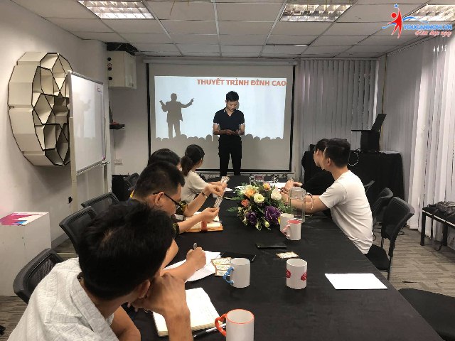 Khóa giao tiếp thuyết trình K30: Kết thúc một khóa học thành công