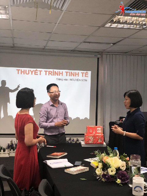 Khóa giao tiếp thuyết trình K31: Buổi học cuối đầy ý nghĩa