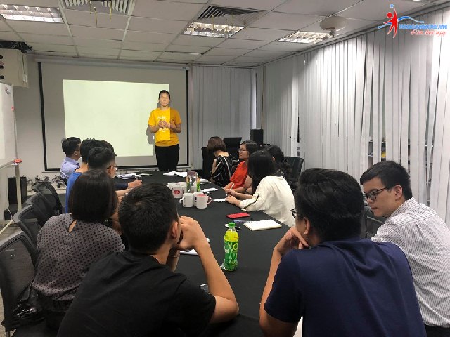 Khóa giao tiếp thuyết trình K34: Khóa học với các gương mặt trẻ đầy tài năng