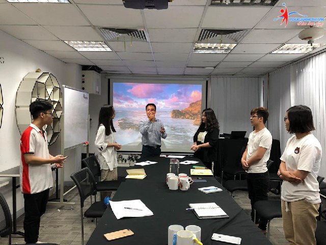 Khóa giao tiếp thuyết trình K34: Khóa học với các gương mặt trẻ đầy tài năng