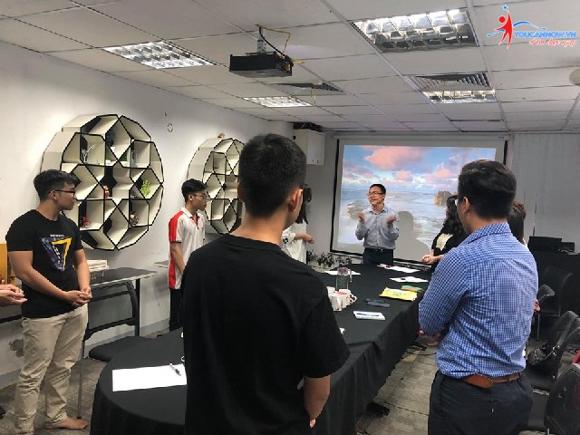 Khóa giao tiếp thuyết trình K34: Khóa học với các gương mặt trẻ đầy tài năng