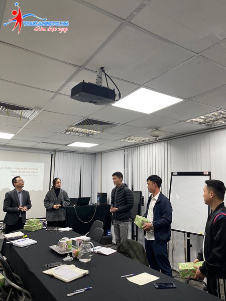 Khóa giao tiếp thuyết trình K50: Kết thúc một khóa học thành công